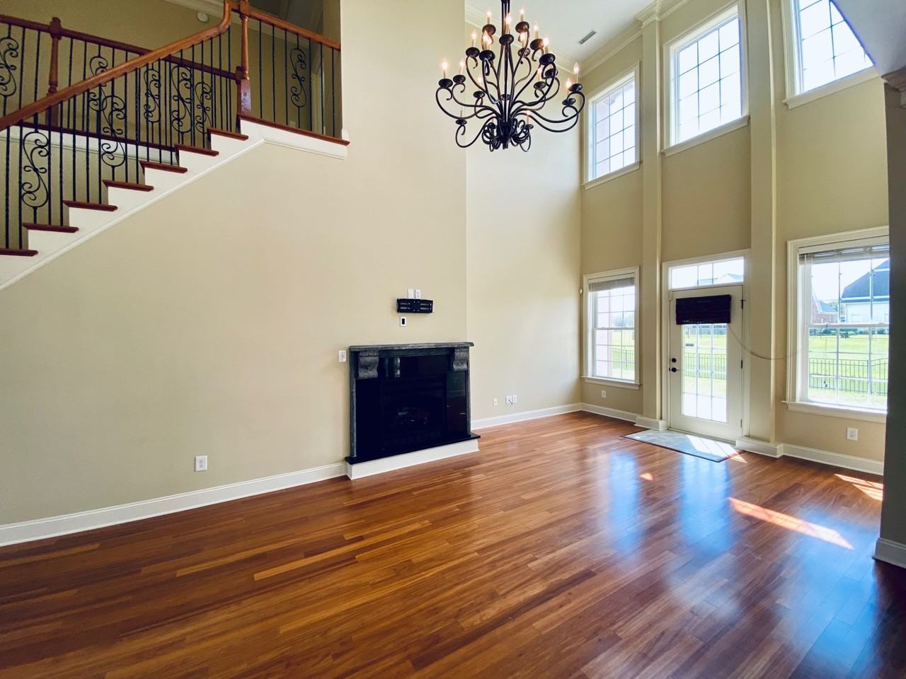 1112 Bluffton Ct - Photo 5 of 41