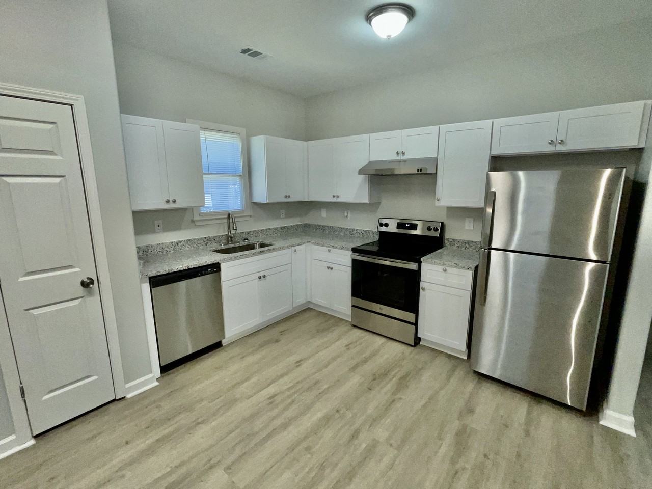 600 Hugh St Sw - Photo 2 of 11