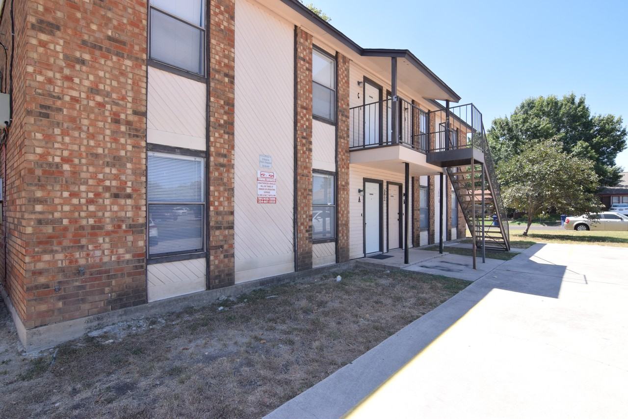 202 Erby Ave - Photo 2 of 16