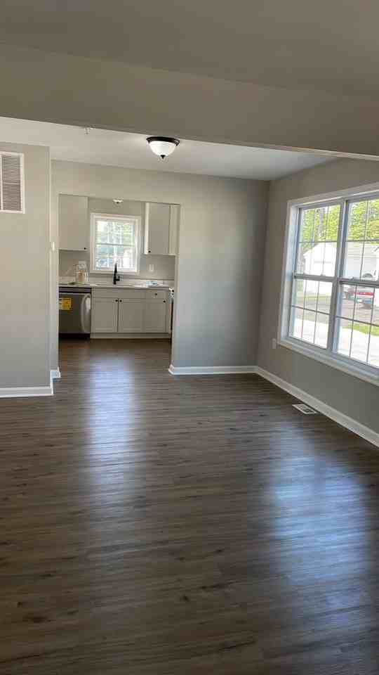 2 Hersh Ave - Photo 3 of 32