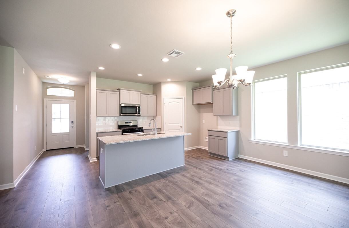 1710 Sawgrass Dr - Photo 2 of 16