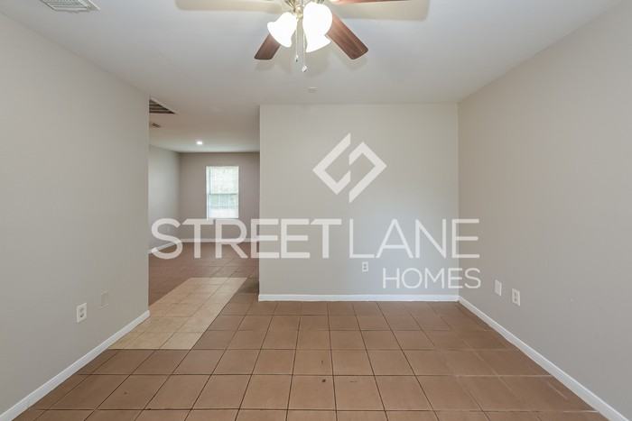 6534 Mohawk St - Photo 3 of 15