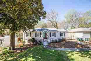 2212 Clairmont Ter Ne - Photo 1 of 1