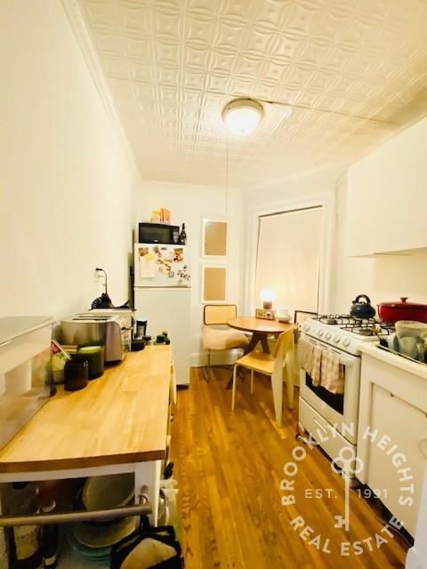 230 Pacific St #2 - Photo 6 of 9