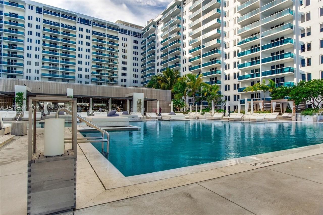 102 24th St #1006 - Photo 2 of 28