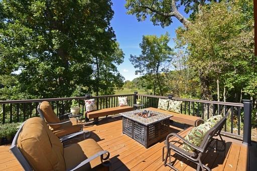 7590 Susan Ln - Photo 3 of 17