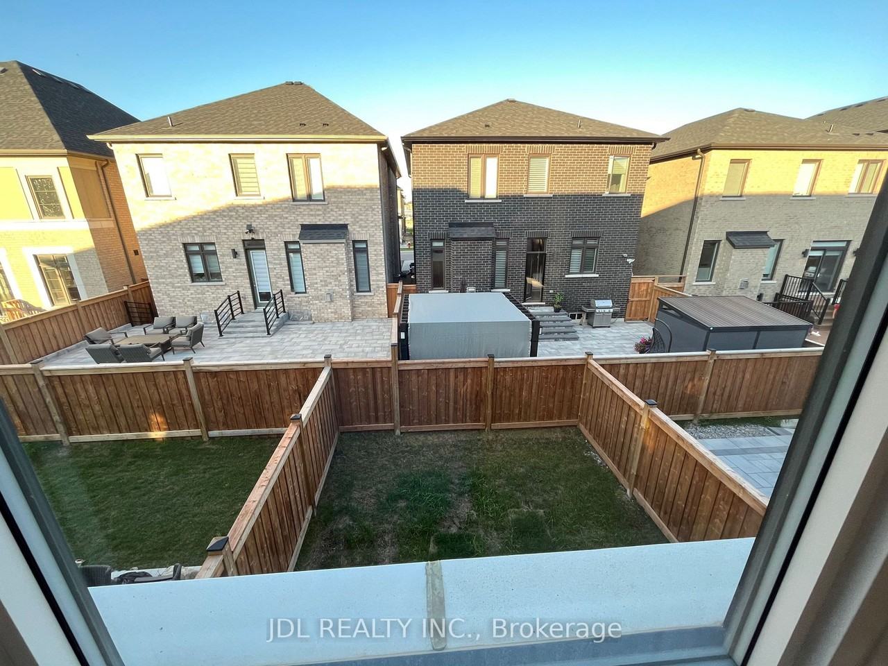 61 Mallery Street - Photo 2 of 11