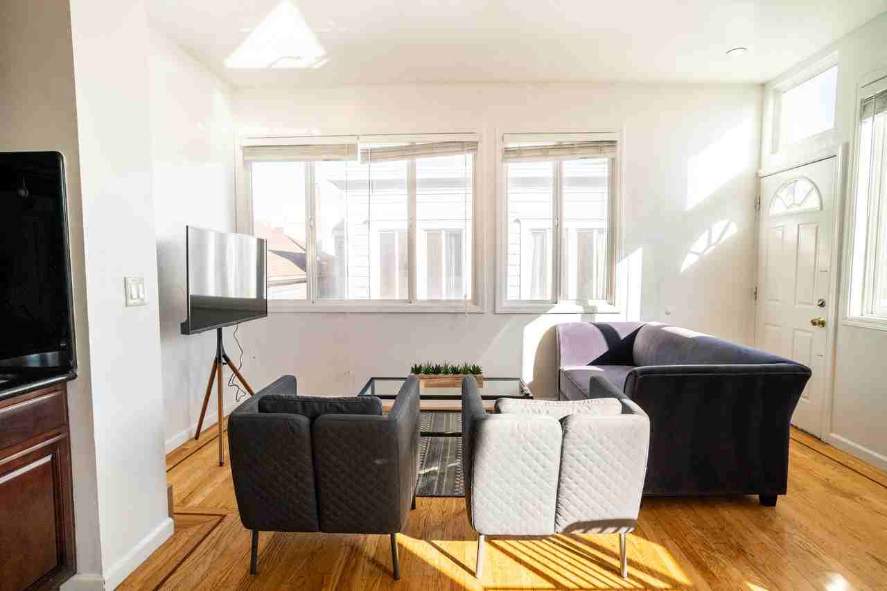 2064 McAllister Street - Photo 2 of 13