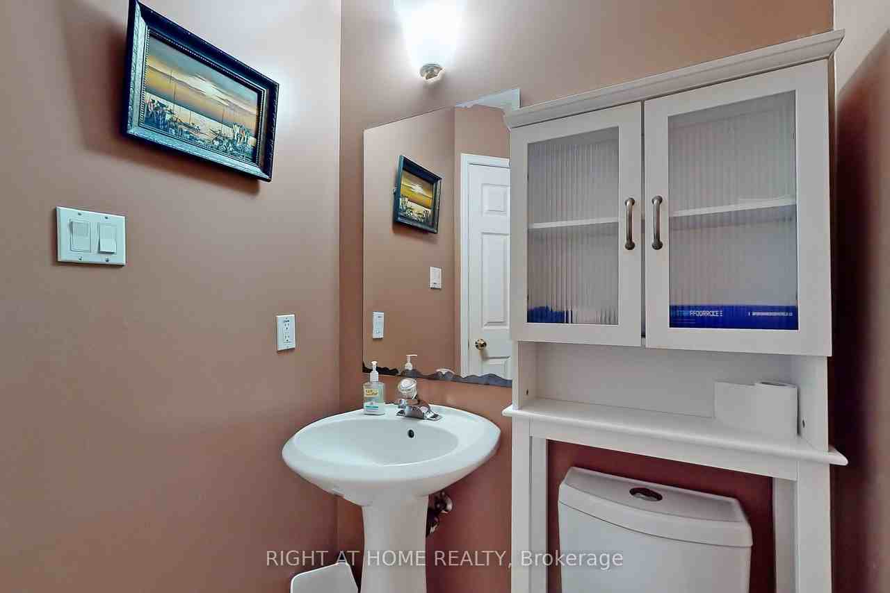 84 Mary Elizabeth Crescent ## - Photo 3 of 6