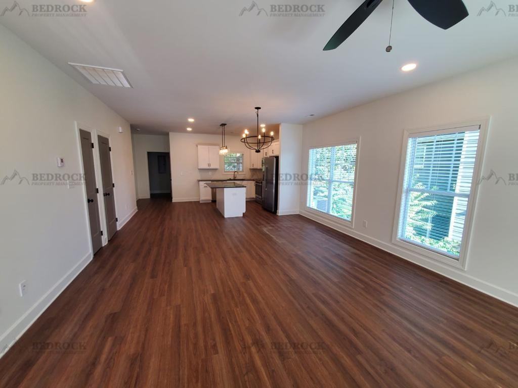 617 Wellingburg Rd Se #1 - Photo 3 of 14