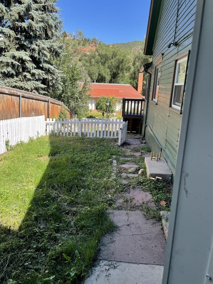 601 Manitou Ave #6 - Photo 6 of 14
