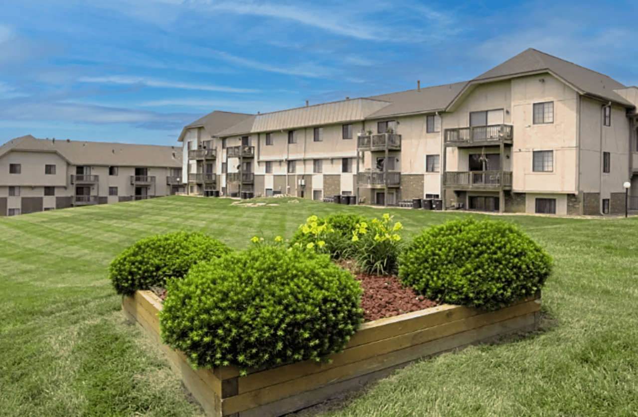 Hunters Glen 6201 Nw 70th St, Kansas City, MO 64151 Apartment for