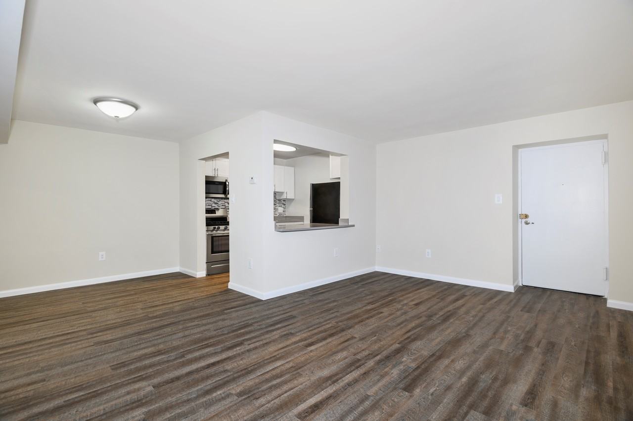 Cityside Huntington Metro Apartments 6034 Richmond Hwy, Huntington