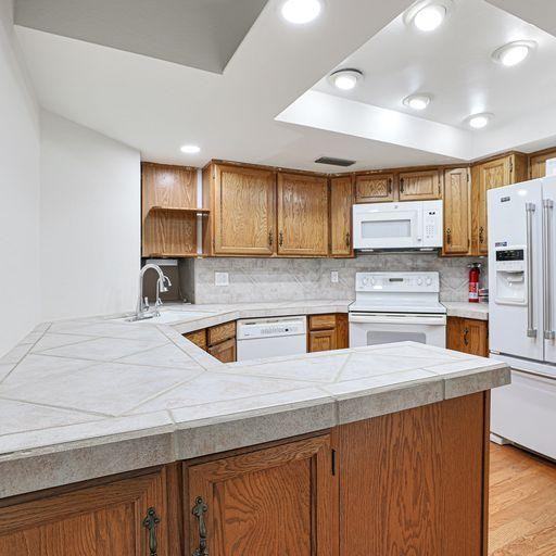 W Canterbury Dr - Photo 5 of 16