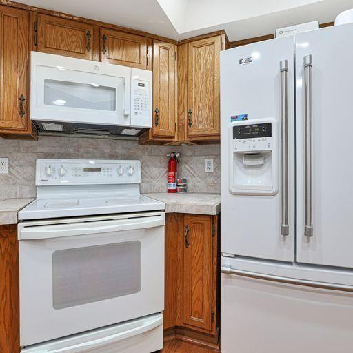 W Canterbury Dr - Photo 7 of 16