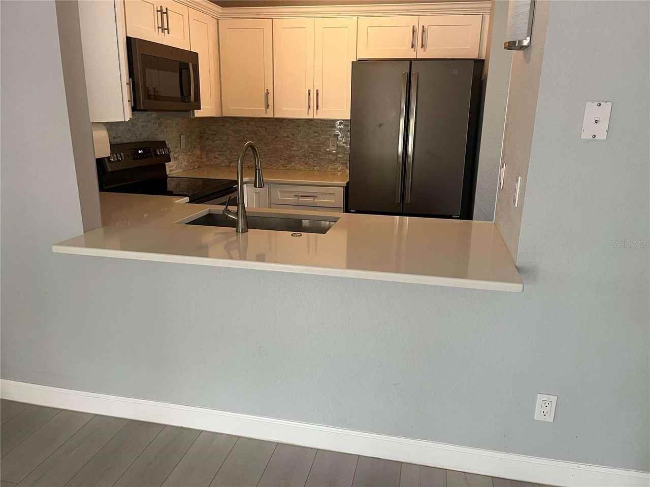 470 2nd St N - Photo 2 of 7