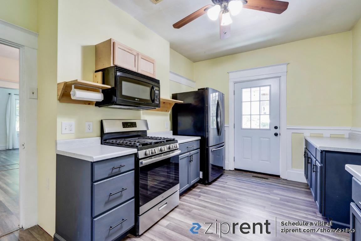 720 Davis St - Photo 3 of 20