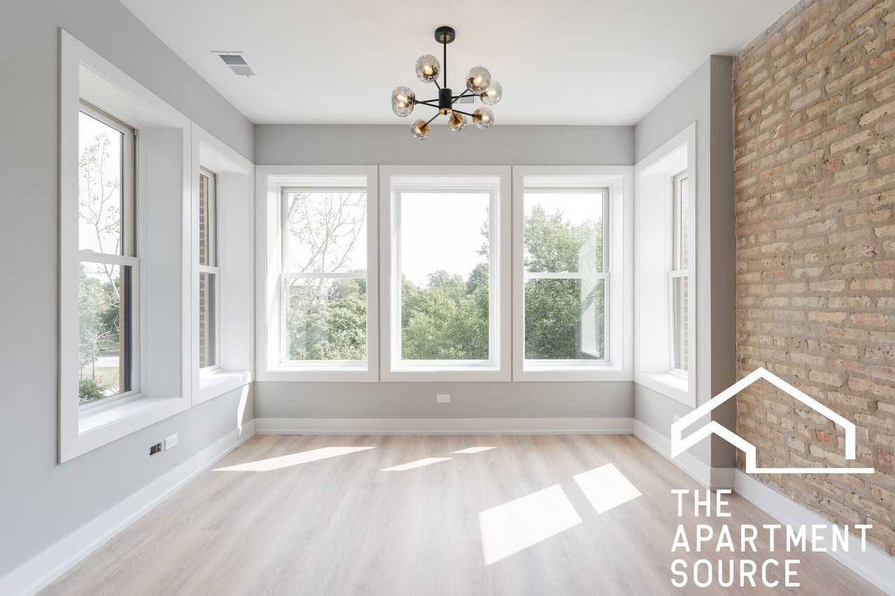 2202 N Kedzie Blvd #2 - Photo 3 of 18
