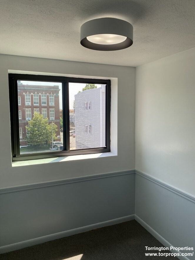 741 E 6th St #19 - Photo 6 of 25