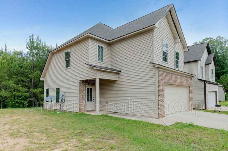 4560 Barretts Trce Blvd - Photo 2 of 41