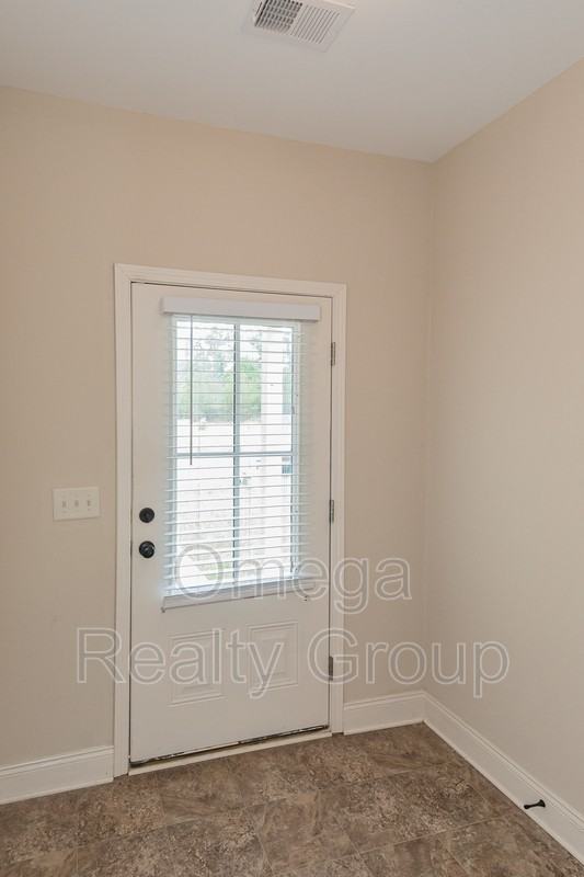 4560 Barretts Trce Blvd - Photo 6 of 41