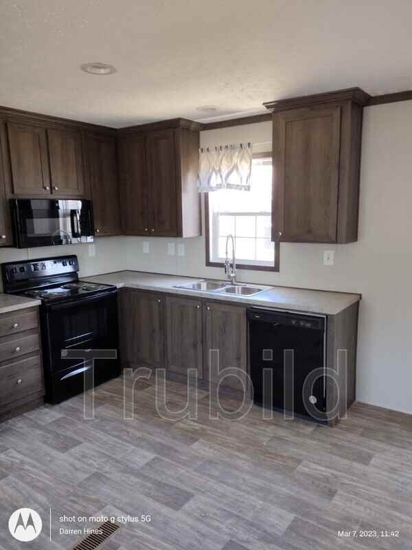 309 Tracey Ct. #309 - Photo 2 of 21