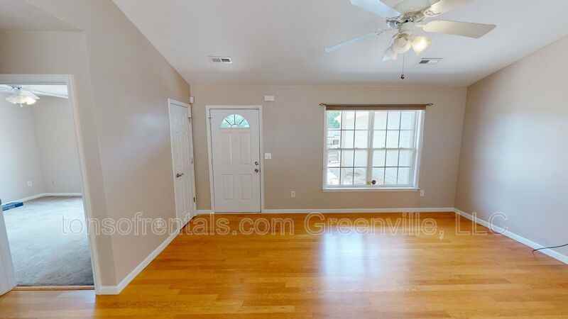226 Heatherbrook Dr - Photo 2 of 18
