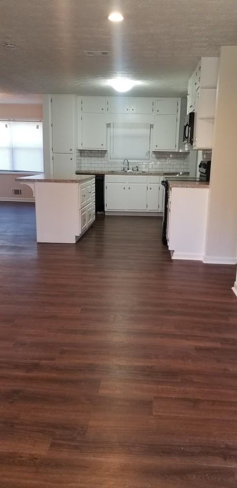 871 Jefferson Dr Sw - Photo 2 of 20