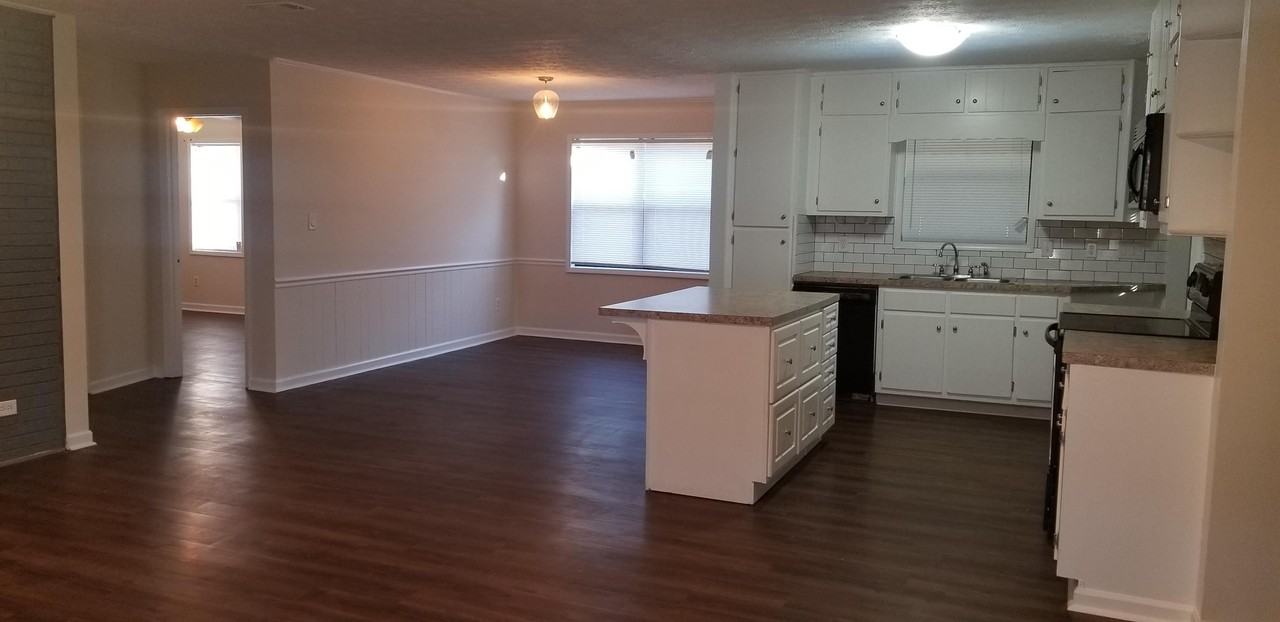 871 Jefferson Dr Sw - Photo 3 of 20