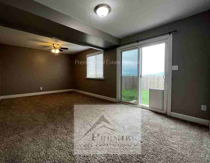 3466 Foxridge Dr - Photo 3 of 18