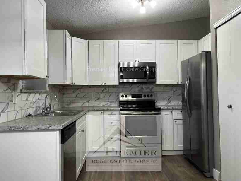 3466 Foxridge Dr - Photo 4 of 18