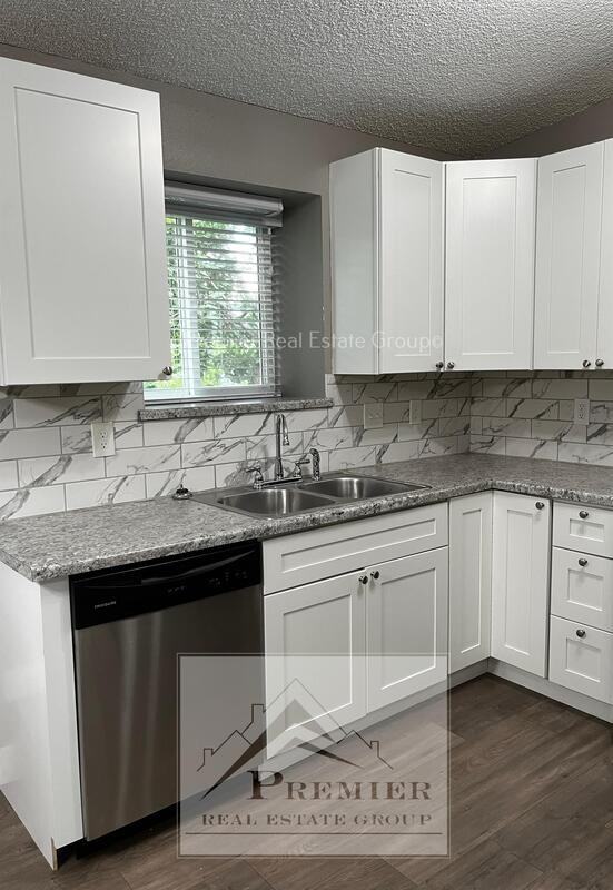 3466 Foxridge Dr - Photo 6 of 18