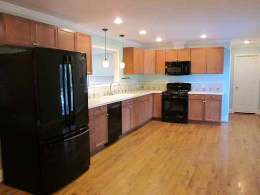 1017 Carolina St - Photo 3 of 13