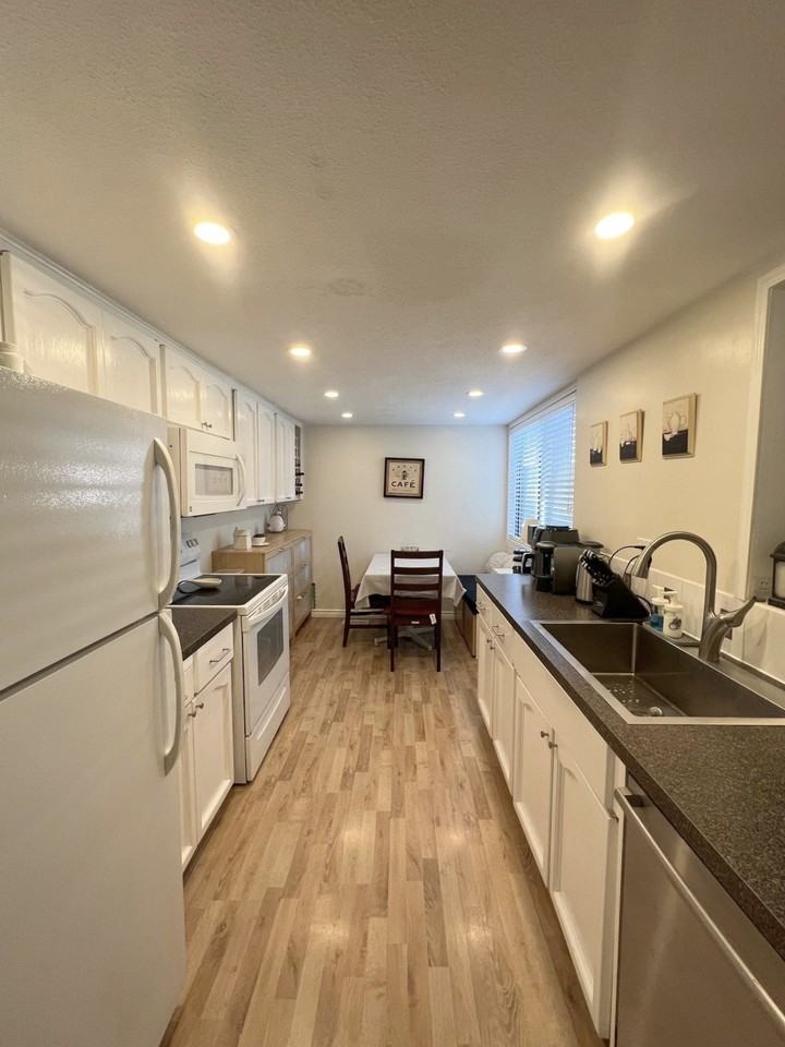 8592 Woodridge Place - Photo 2 of 14