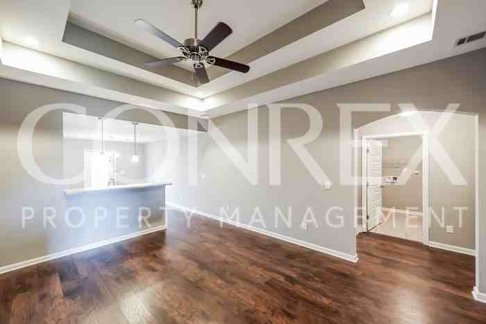 16430 Pottery Ln - Photo 2 of 11