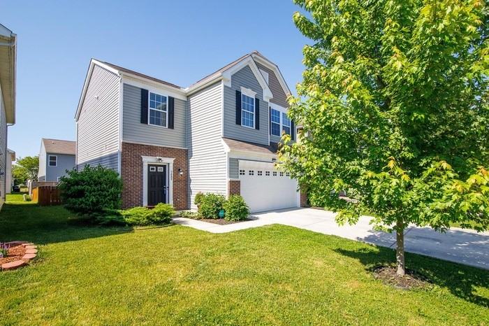 5489 Village Grove Ln - Photo 2 of 8
