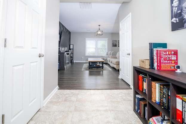 5489 Village Grove Ln - Photo 3 of 8