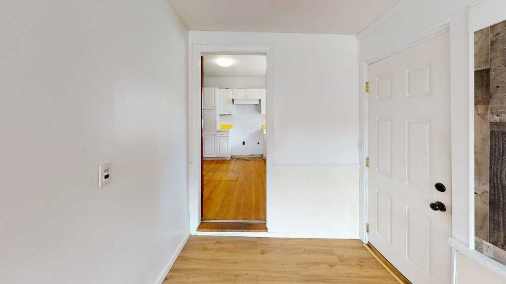 660 S Franklin St #1 - Photo 3 of 12