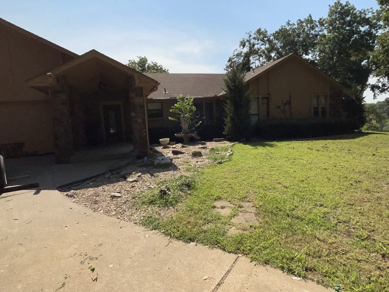 13105 S Oak St #NA - Photo 3 of 6