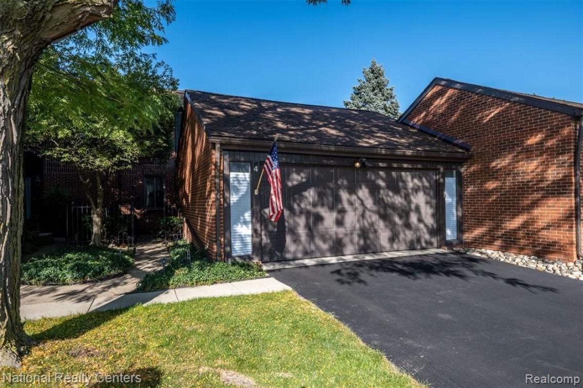 4 Kimberly Ln #NA - Photo 2 of 10