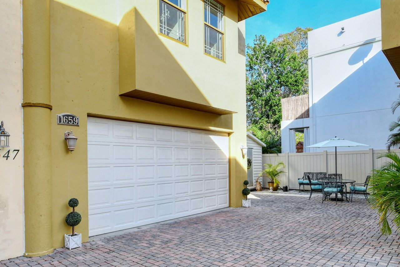 1659 9th St - Photo 2 of 29