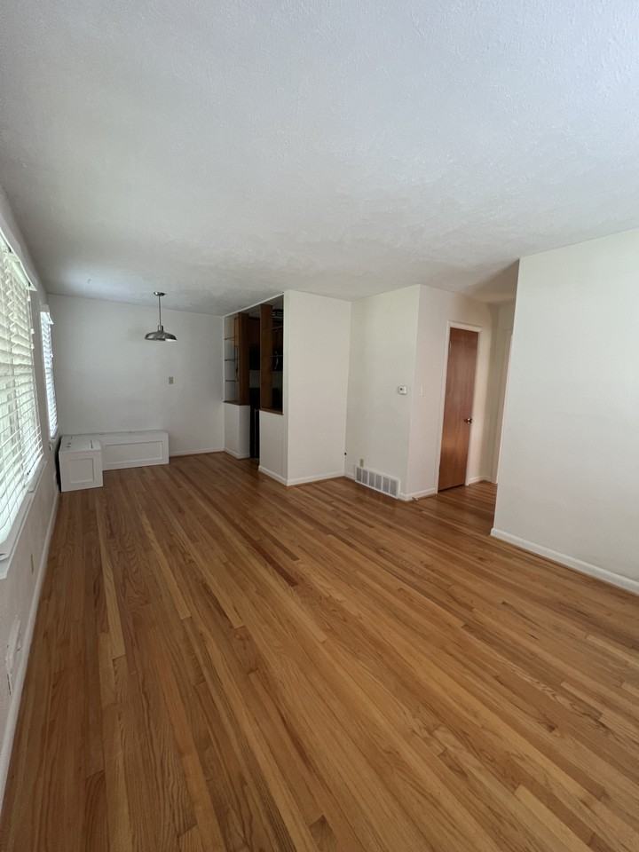 1231 E 71st St #NA - Photo 3 of 20