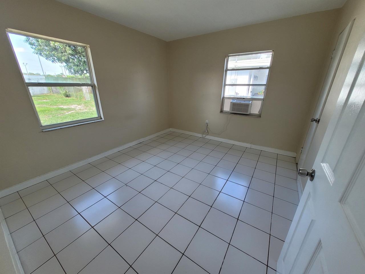 114 Cocoa Pl #1 - Photo 7 of 9