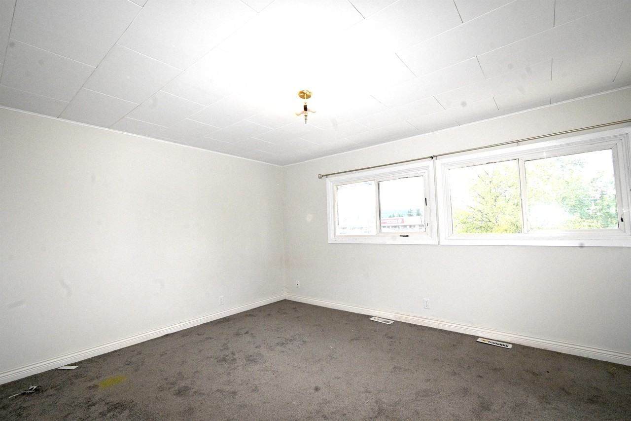 594 Central St E #1 - Photo 5 of 12