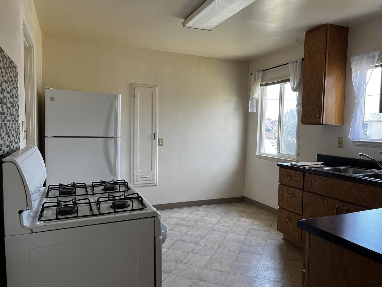 1120 Austin Way #1 - Photo 5 of 23