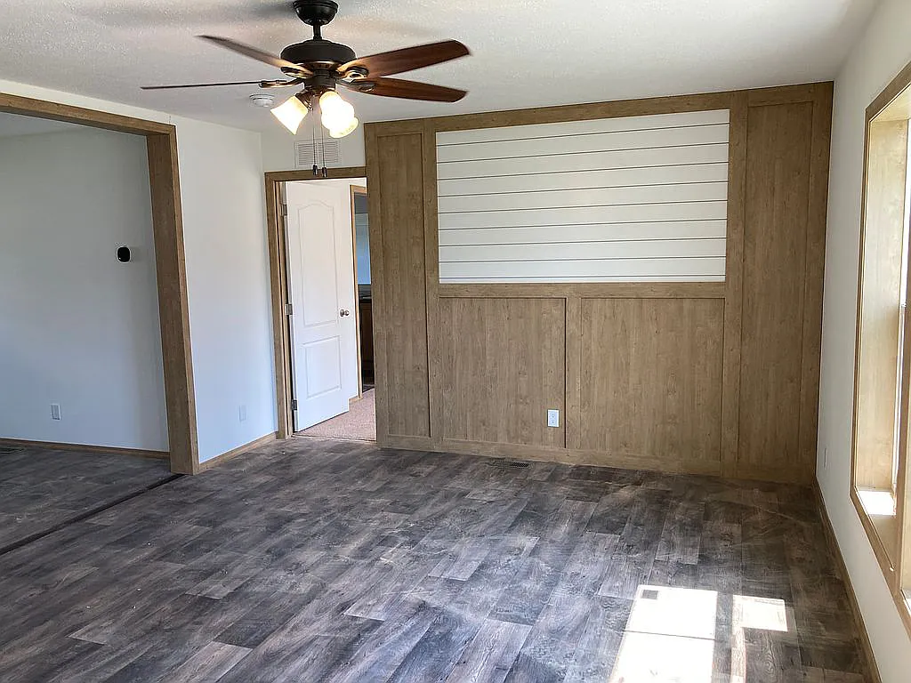 1235 Dunbar Ave - Photo 2 of 9