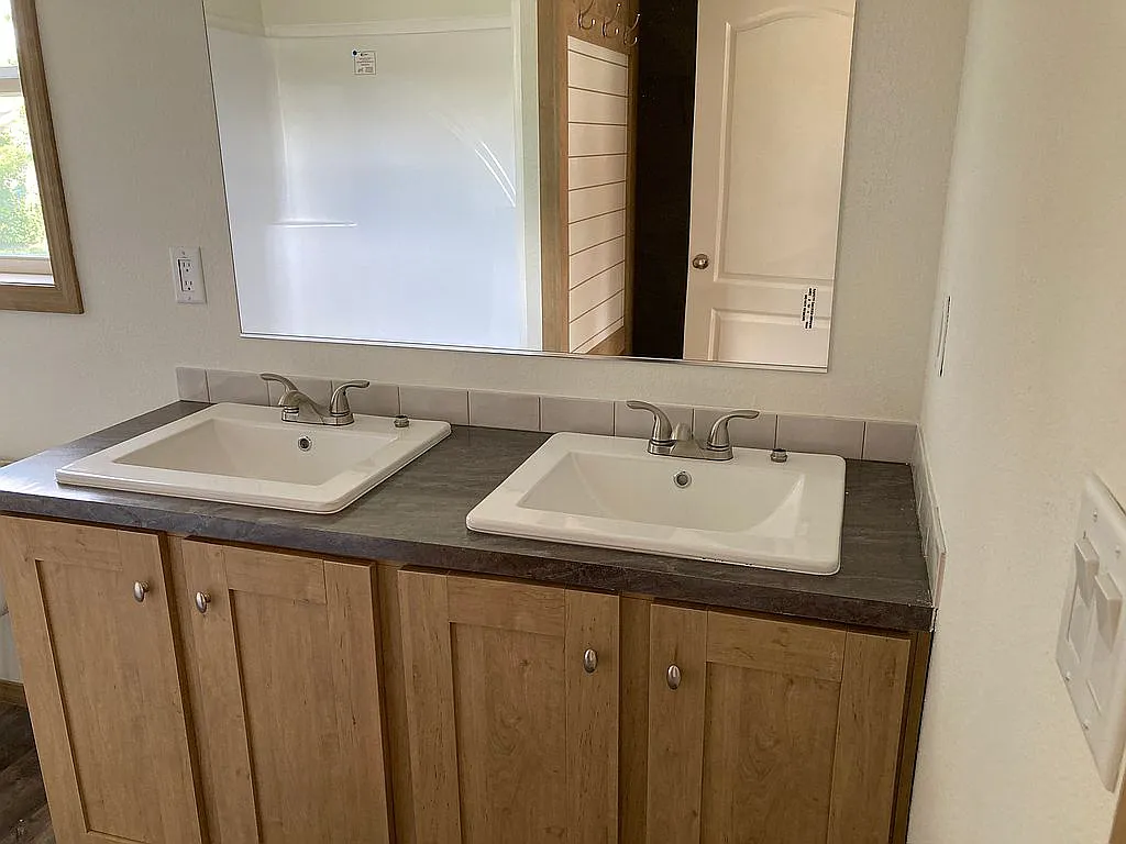 1235 Dunbar Ave - Photo 3 of 9