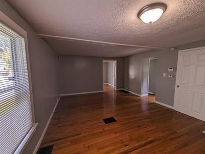 143 Barton St - Photo 2 of 29