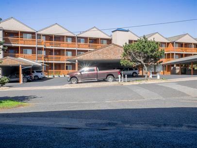 720 Sw 6th St #Q - Photo 3 of 29