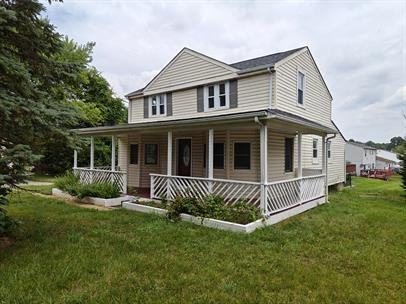 8638 Winands Rd - Photo 2 of 24